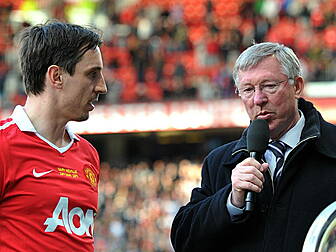 Alex Ferguson backs Gary Nevil...